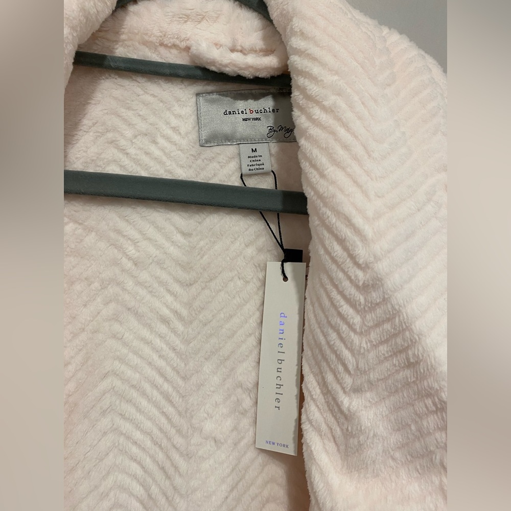 Daniel Buchler Light Pink Plush Robe - NWT - Picture 3 of 4